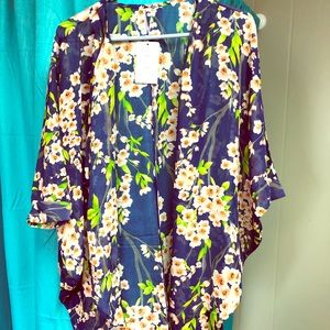 Small women’s cardigan floral print!